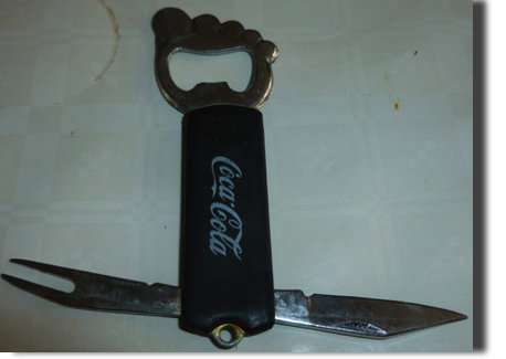 7802a-1 € 4,00 coca cola opener mesje en vorkje.jpeg